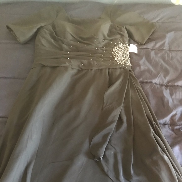 NWT Gorgeous Size16 Formal Blck Gown W/Bead Detail - Picture 4 of 7